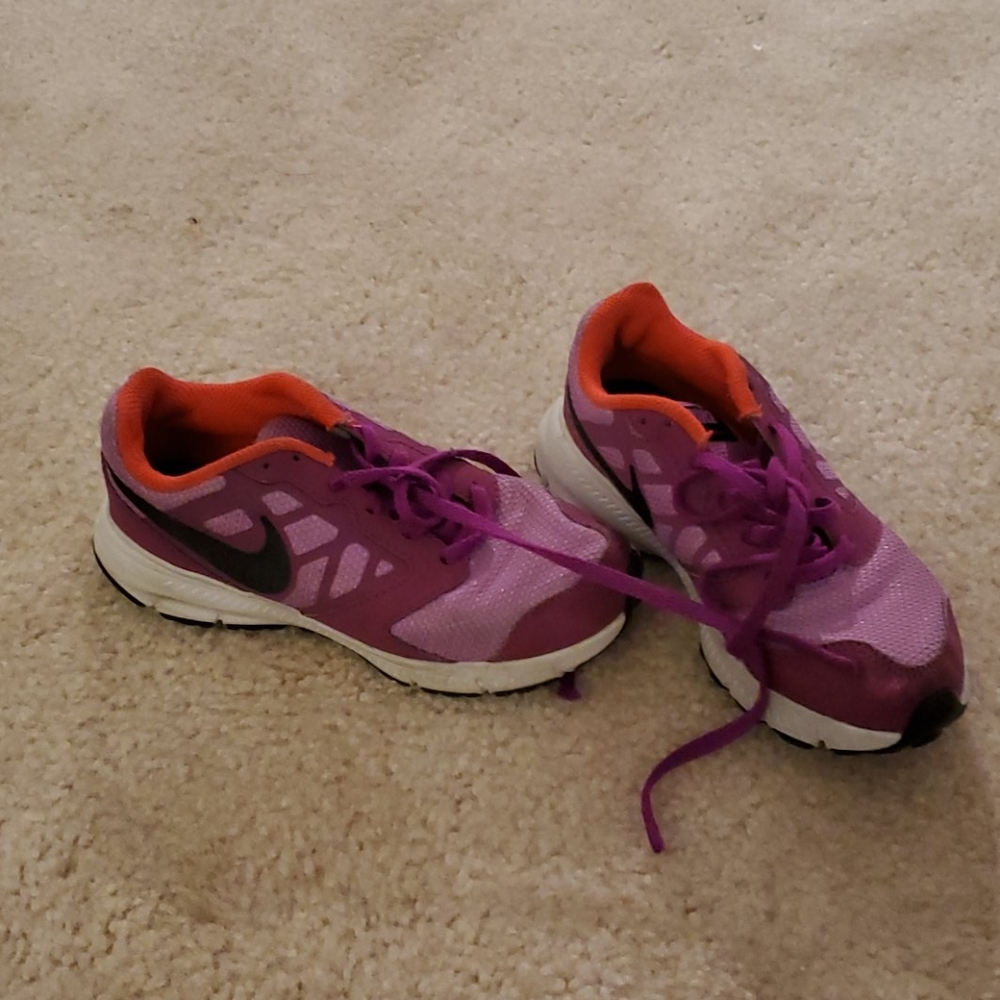 Girls Nike shoes